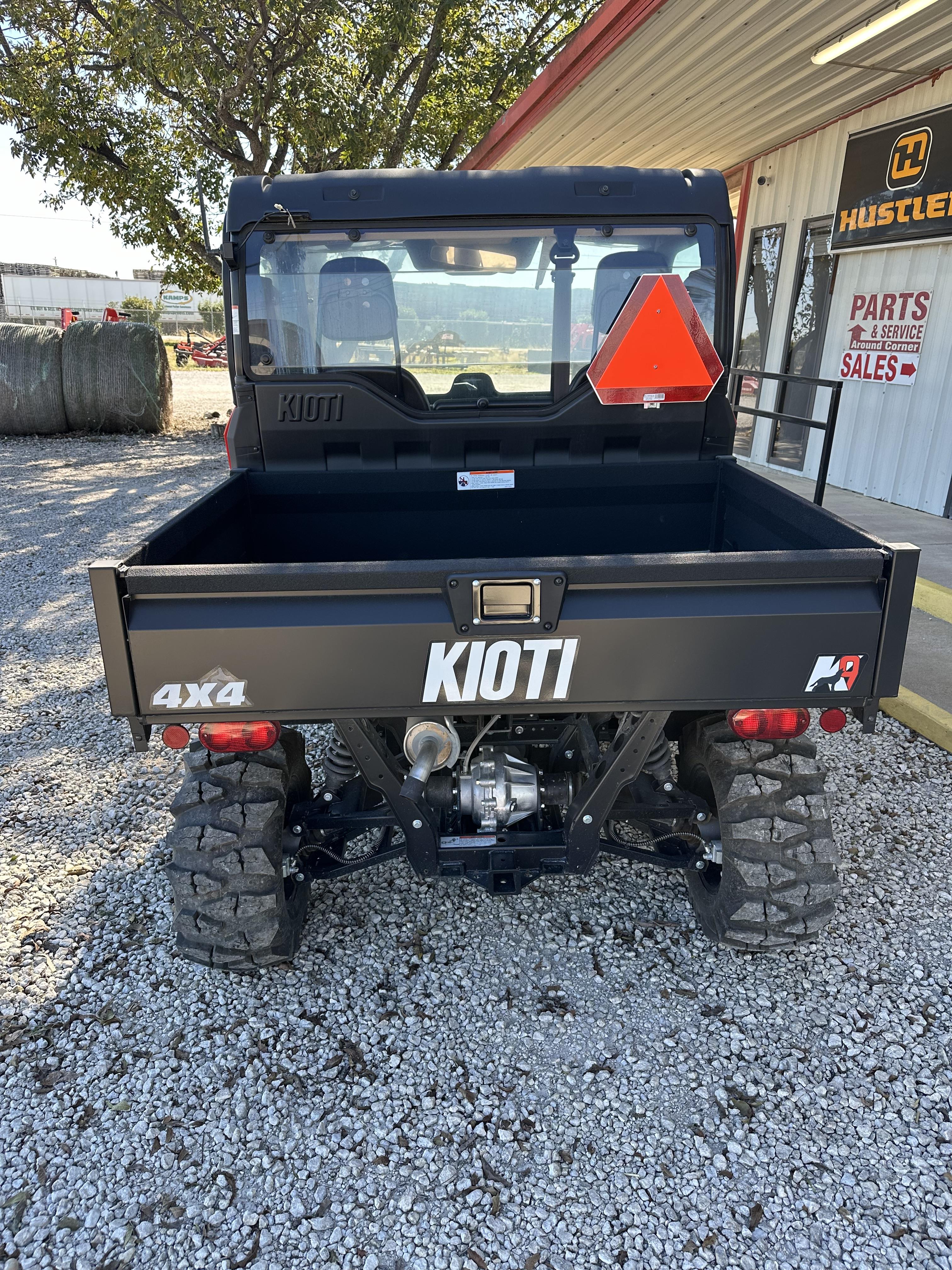 Kioti K9 2400 CAB:179