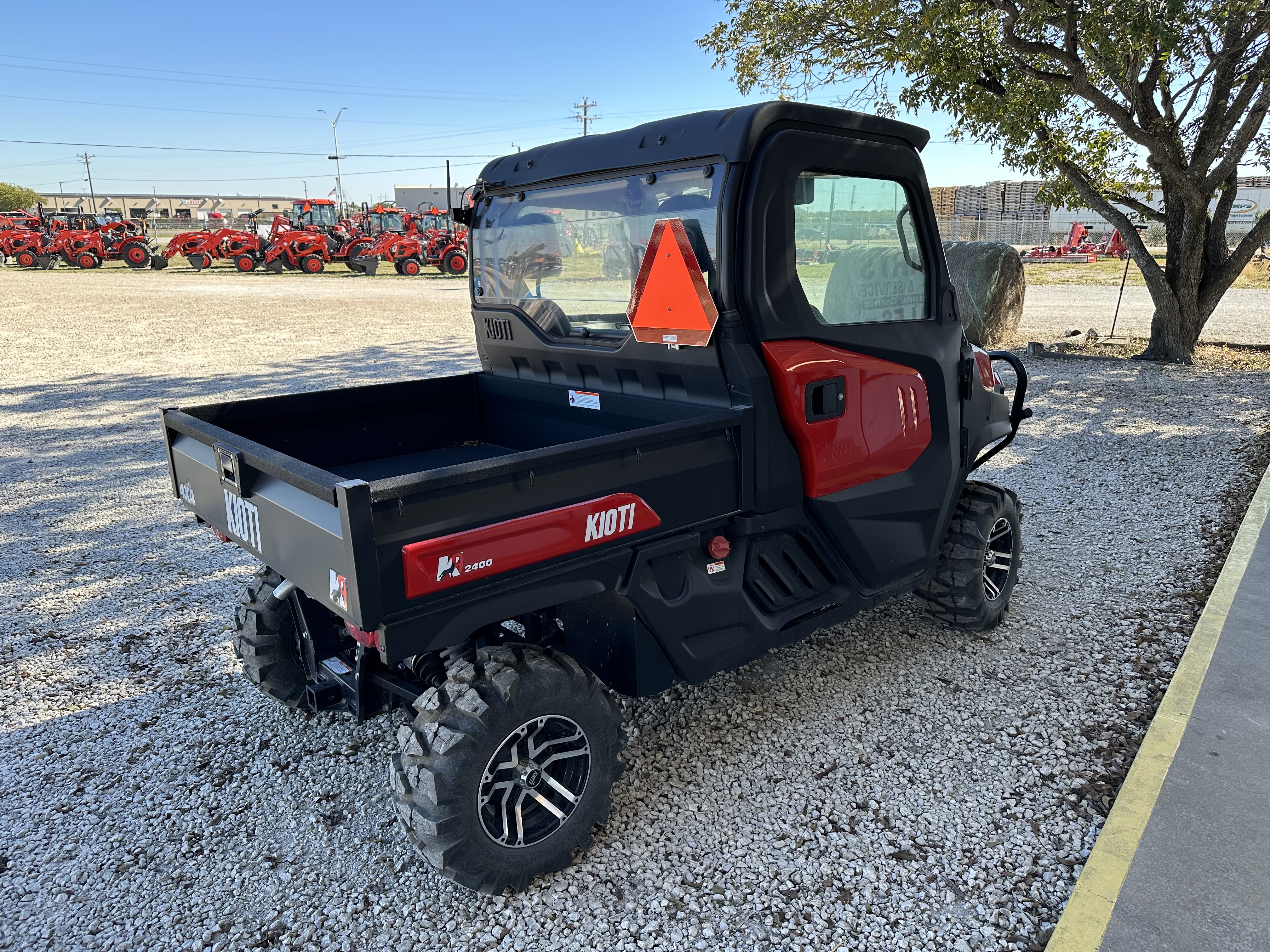 Kioti K9 2400 CAB:179