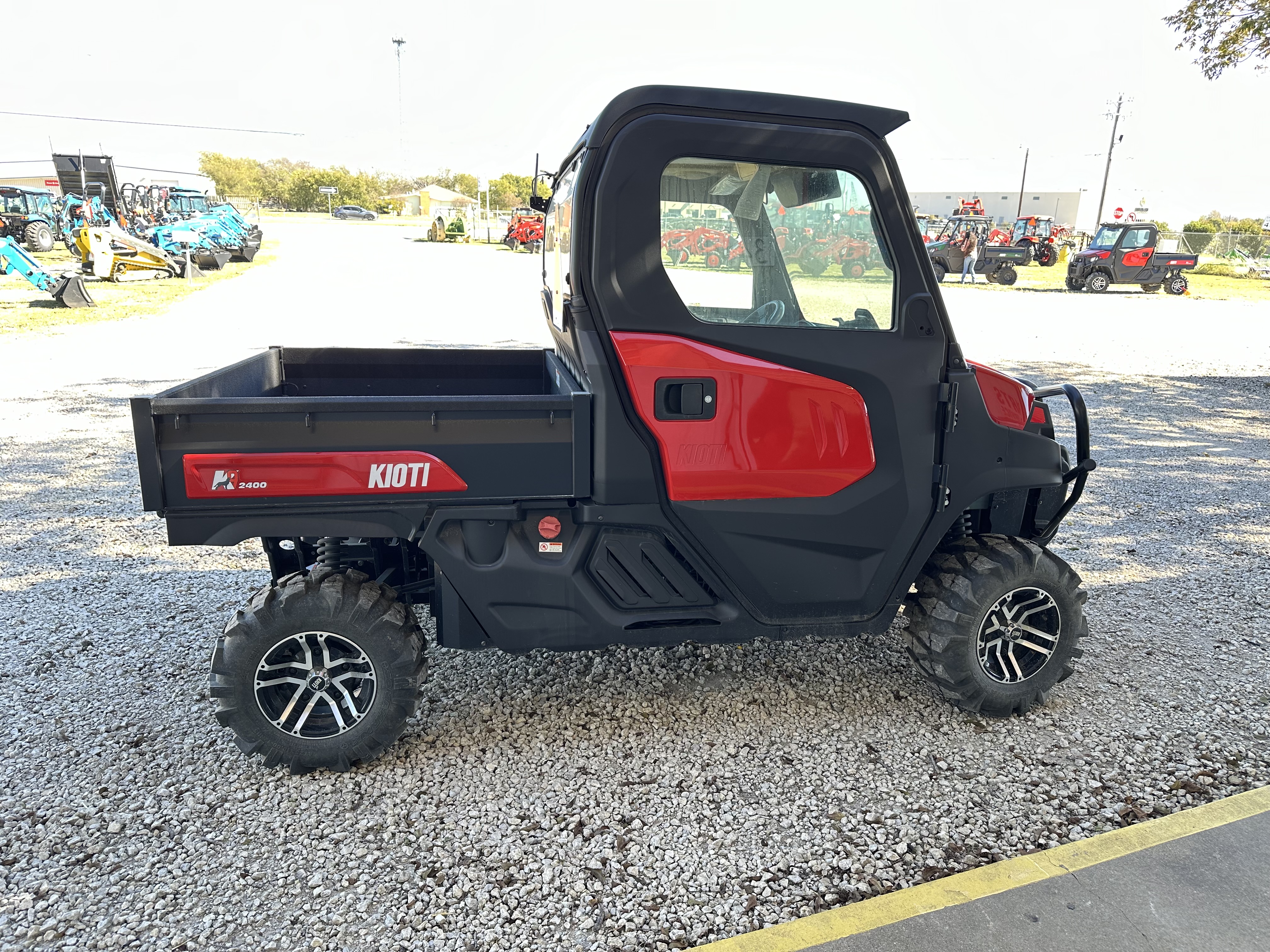 Kioti K9 2400 CAB:179