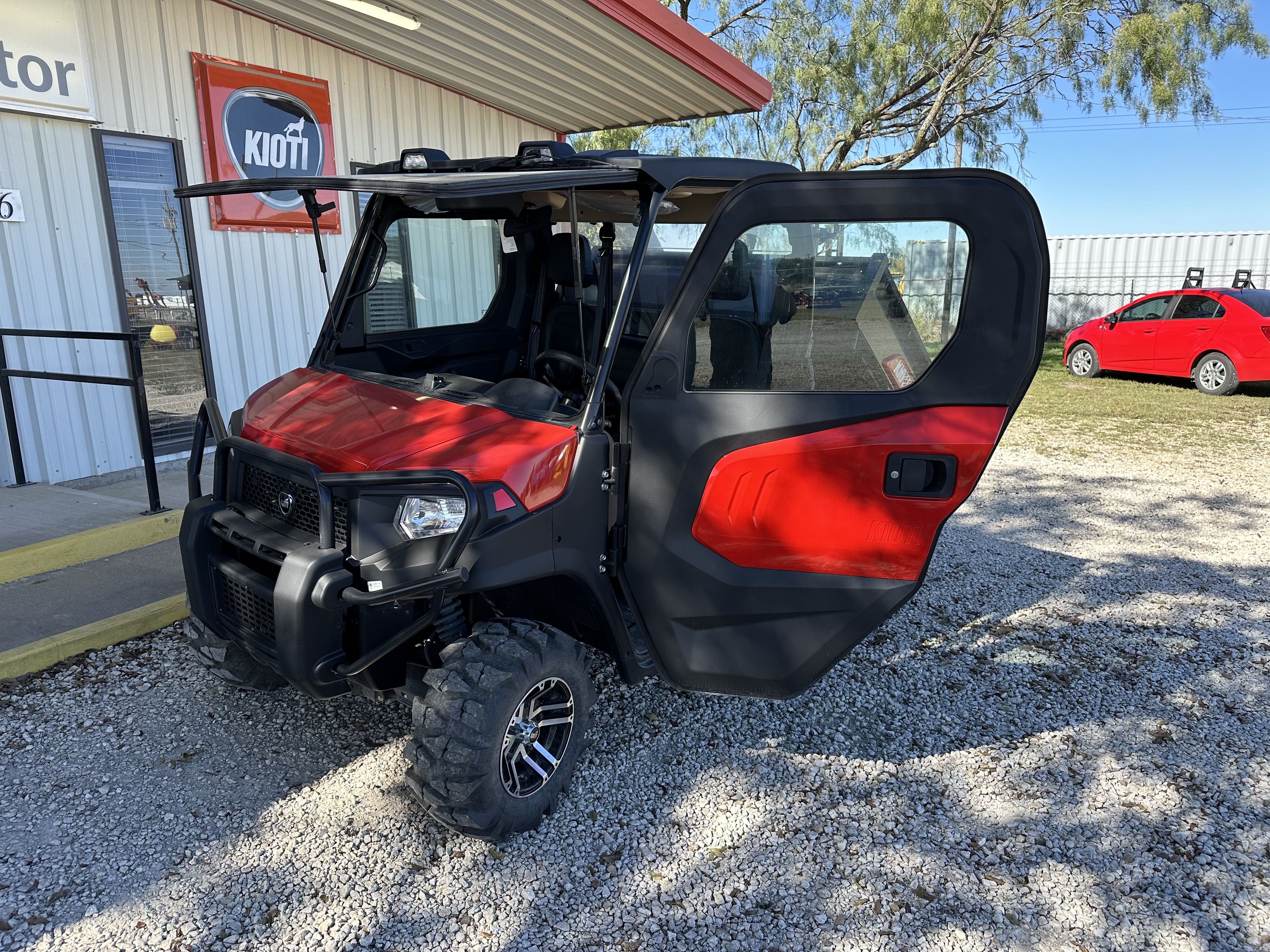 Kioti K9 2400 CAB:179