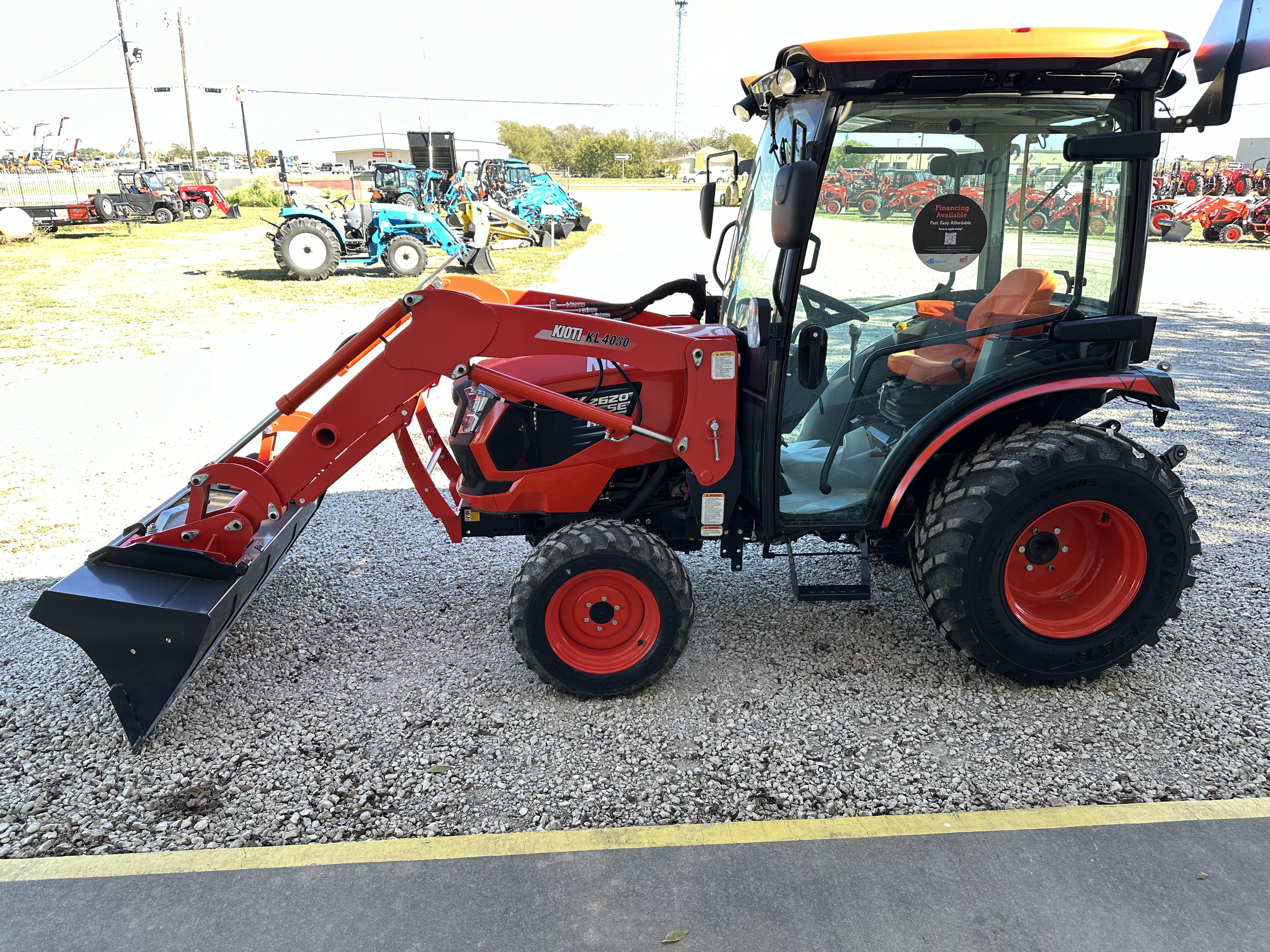 Kioti CK2620SE HST Cab:135