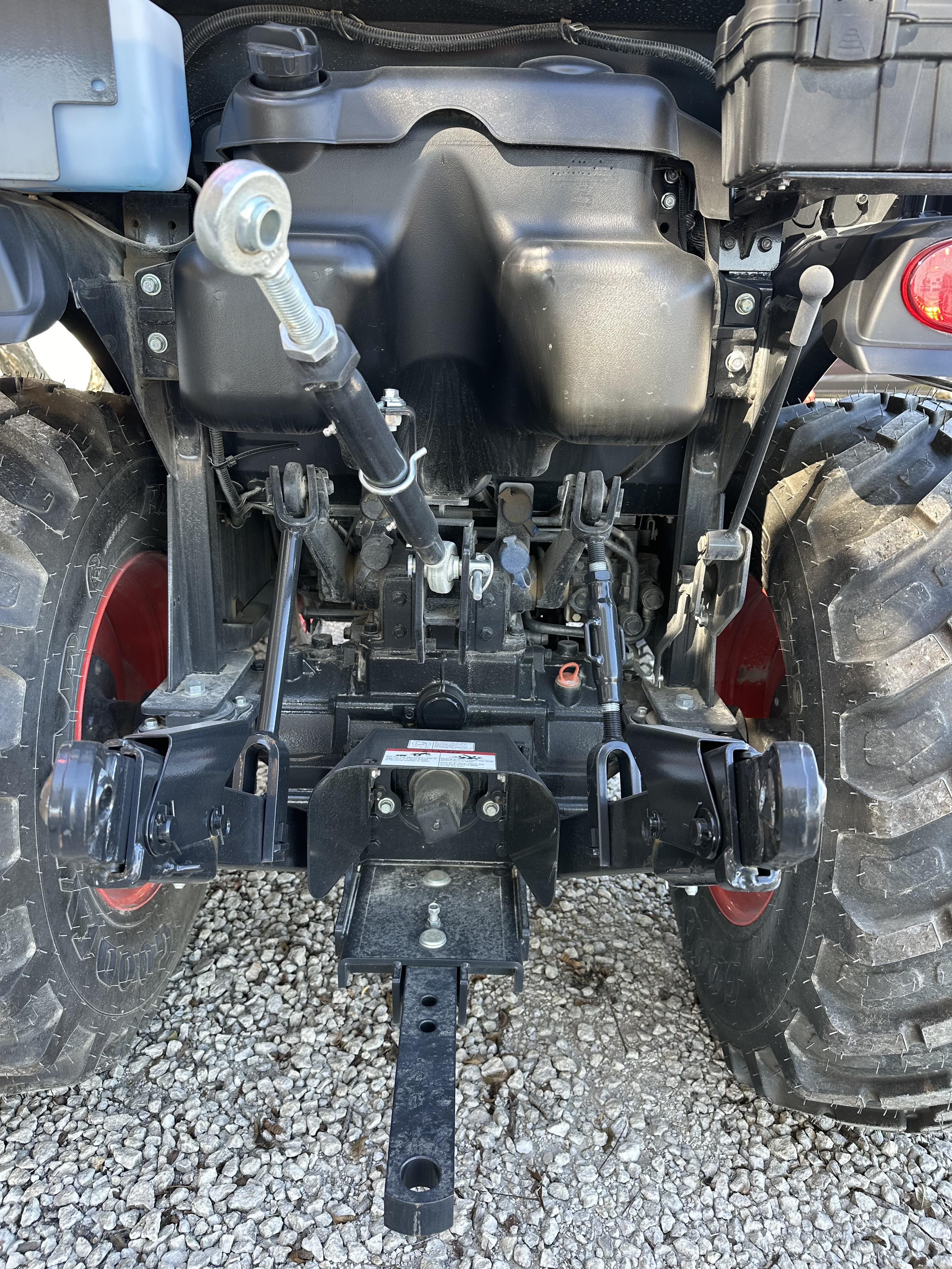 Kioti CK2620SE HST Cab:135