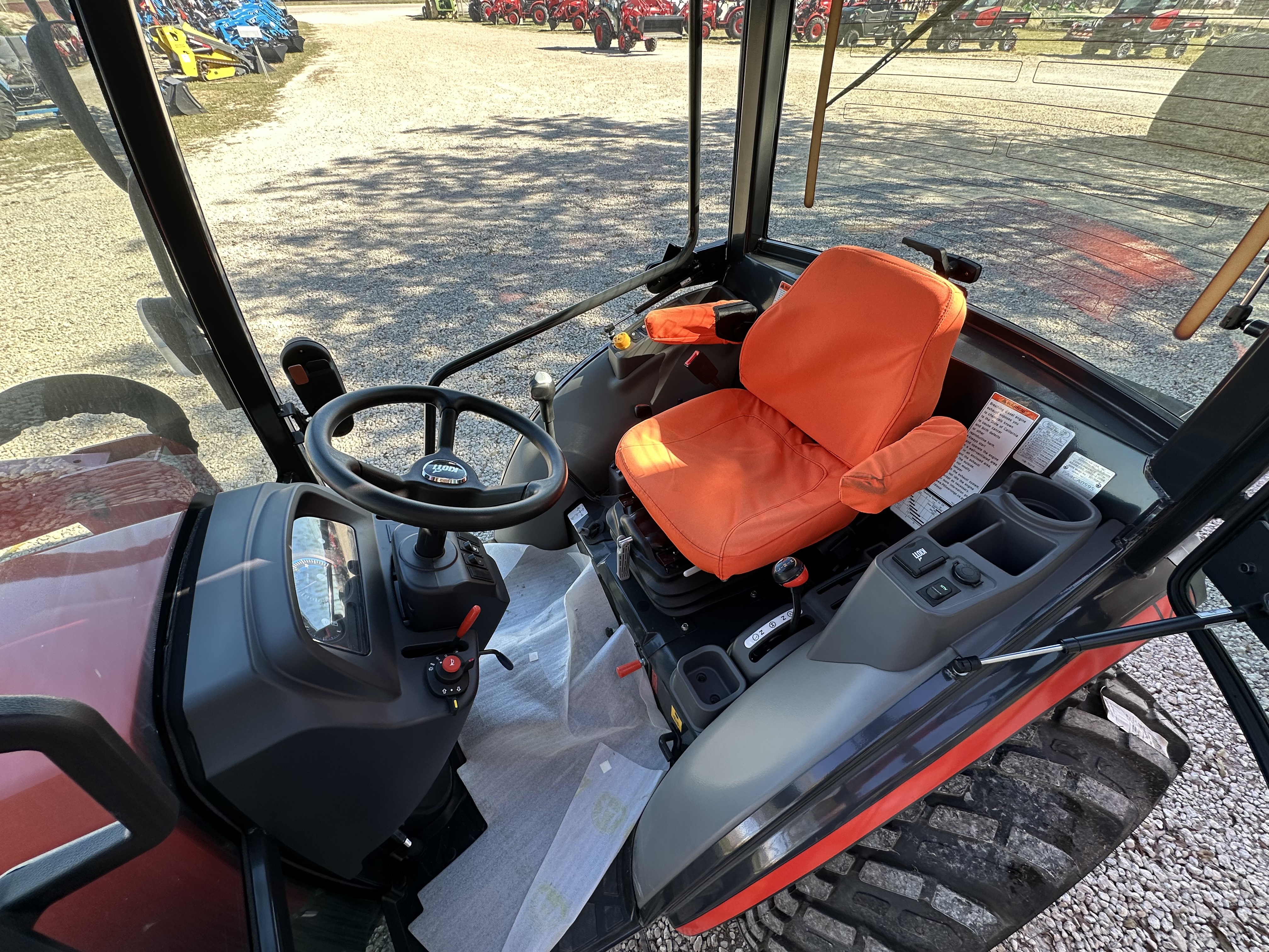 Kioti CK2620SE HST Cab:135