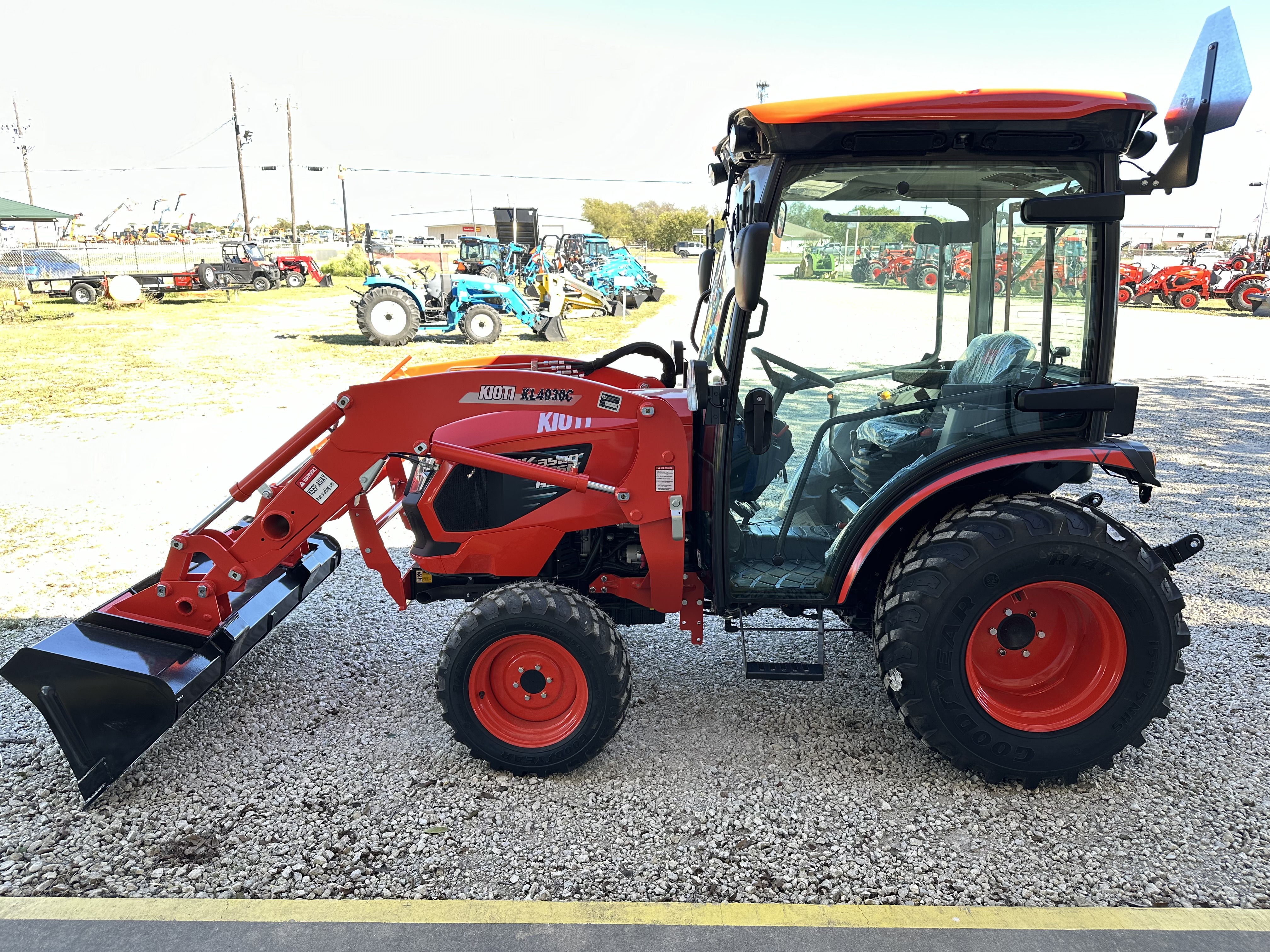 Kioti CK3520SE HST CAB:208