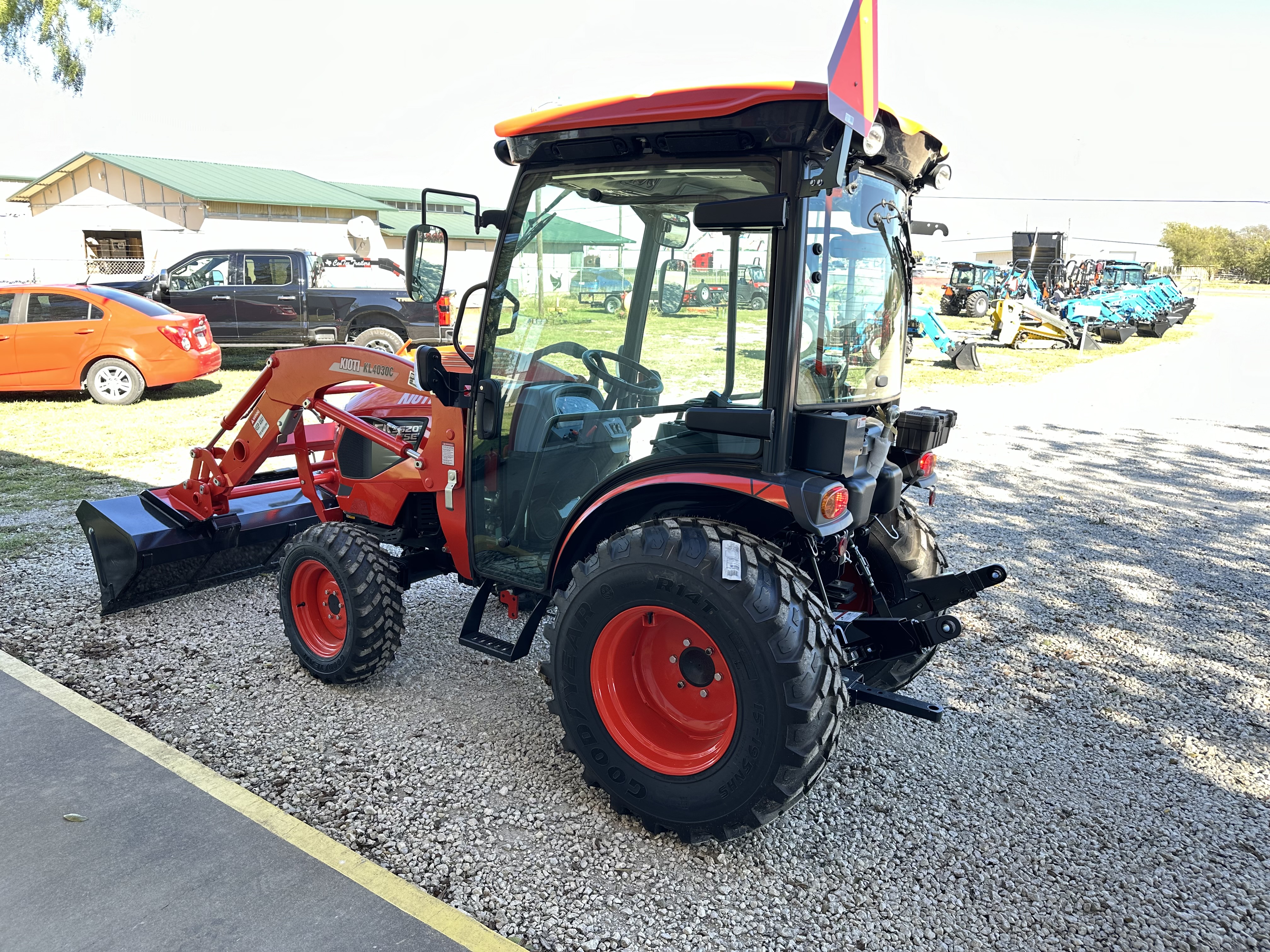 Kioti CK3520SE HST CAB:208