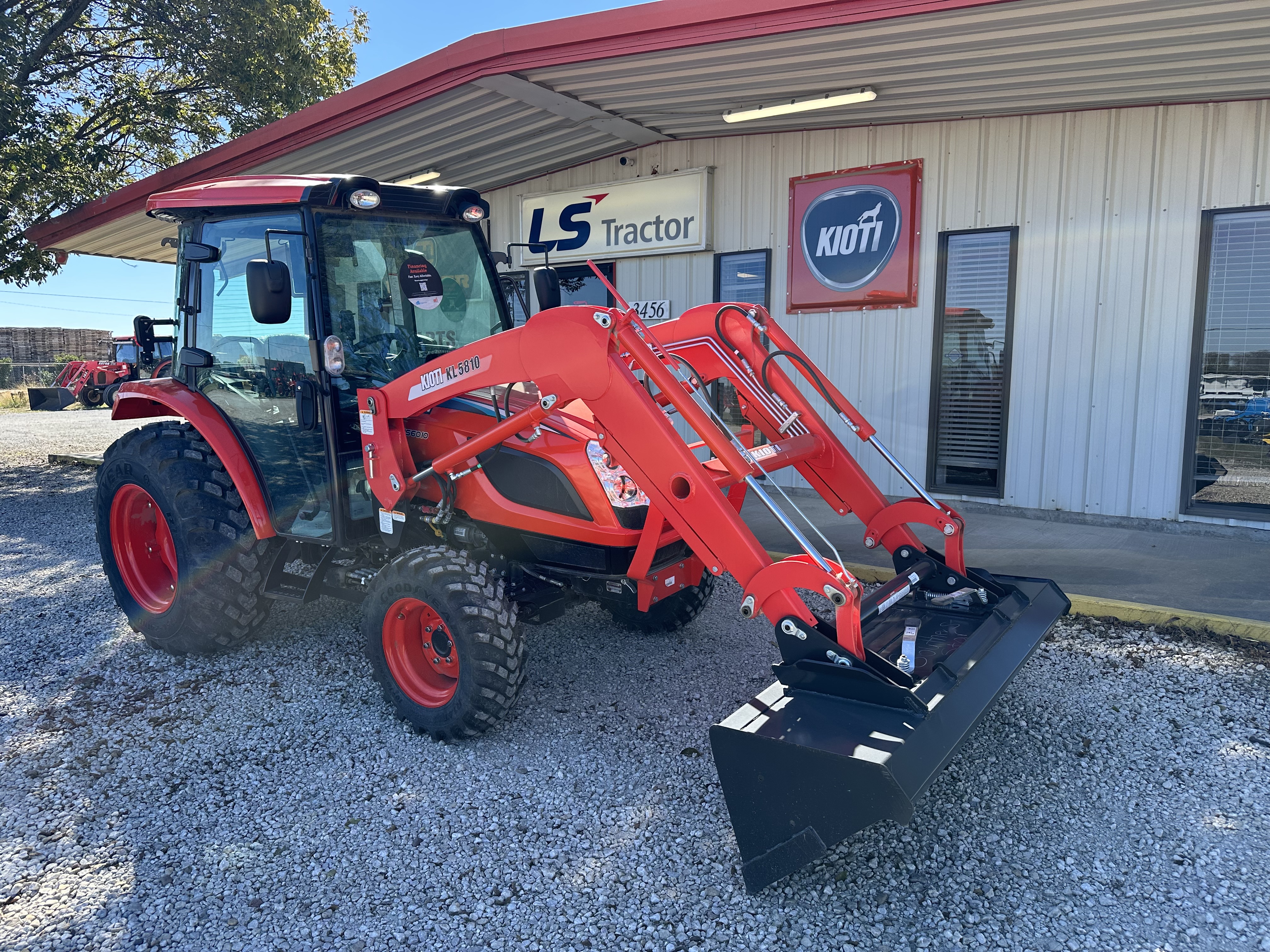 Kioti NS6010 HST CAB:136