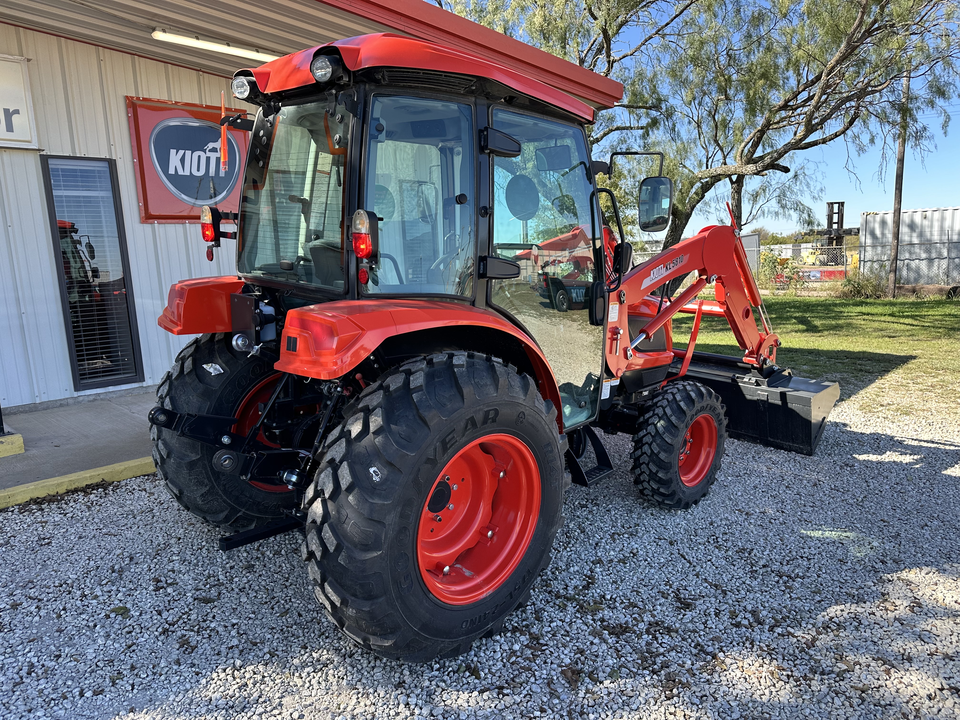 Kioti NS6010 HST CAB:136
